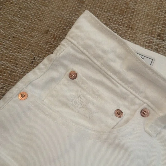 Gap White Low Rise Stride Denim Jean Shorts Cutoff Distressing size 10 / 30 - Picture 4 of 6